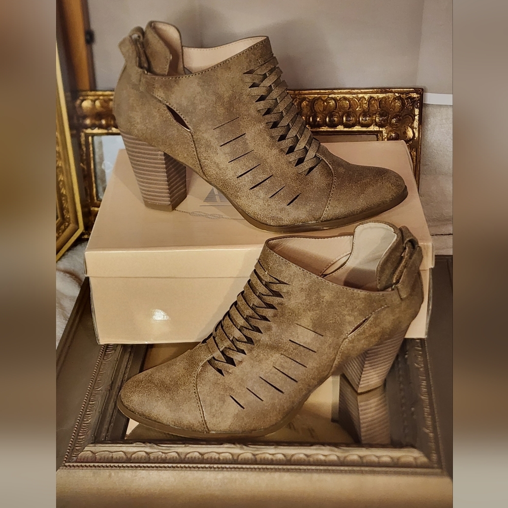 AMS Heeled Booties - Addison In Mocha